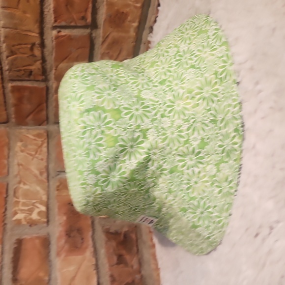 Reversible Daisy Bucket Hat. Great Condition. Wide Brimmed. - Picture 2 of 5